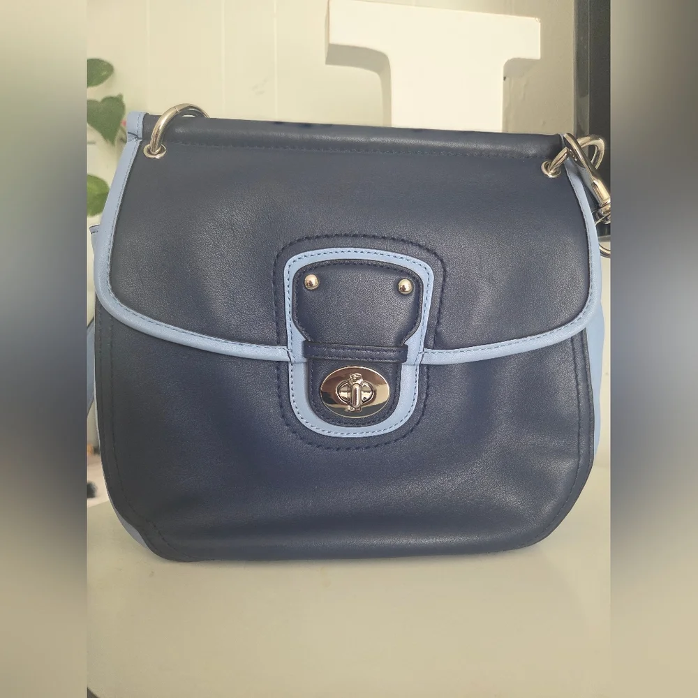 Coach
Coach Blue Leather Tassel Crossbody - Picture 5 of 10